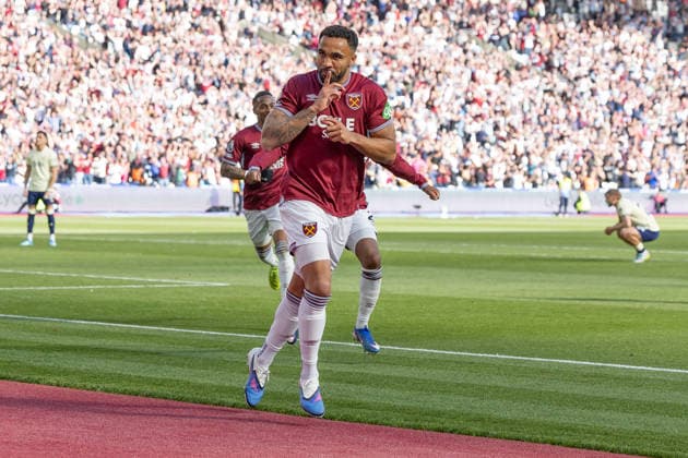 West Ham United v Everton, Premier League, Football, London Stadium, London, UK - 25 Apr 2026 Goal. Callum Wilson of West Ham United (9) scores the second goal for the Hammers in stoppage time (2-1) London London Stadium Stratford GBR, UK NEWSPAPERS OUT Copyright: xEllixBirchx