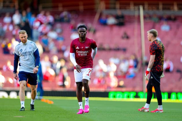 Arsenal v Newcastle United, Premier League Bukayo Saka (7) of Arsenal warms up during the Premier League match between Arsenal and Newcastle United at the Emirates Stadium, London, UK on 25 April 2026. Editorial use only DataCo restrictions apply See www.football-dataco.com , Copyright: xNigelxKeenex PSI-24153-0011
