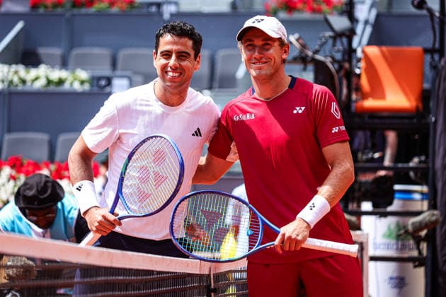 Mutua Madrid Open 2026 - Day 6 Jaume Munar of Spain and Casper Ruud of Norway pose during their Men s Singles match on Day Six of the Mutua Madrid Open at La Caja Magica in Madrid, Spain, on April 25, 2026. Madrid Madrid Spain  Copyright: xMiguelxReisx originalFilename:reis-notitle260425_npl8n.jpg