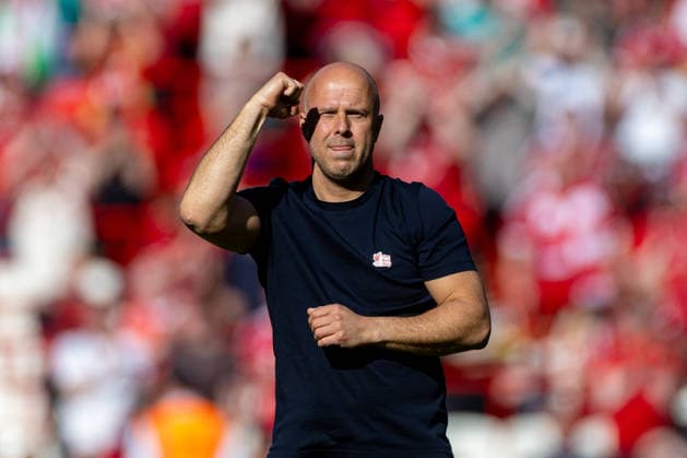 Football - FA Premier League - Liverpool FC v Crystal Palace FC LIVERPOOL, ENGLAND - Saturday, April 25, 2026: Liverpool s head coach Arne Slot pumps his fist in celebration in front of the supporters after the FA Premier League match between Liverpool FC and Crystal Palace FC at Anfield. Liverpool won 3-1. (Photo by David Rawcliffe Propaganda) LIVERPOOL Anfield MERSEYSIDE ENGLAND  Copyright: xDavidxRawcliffex P2026-04-25-Liverpool_Crystal_Palace-124