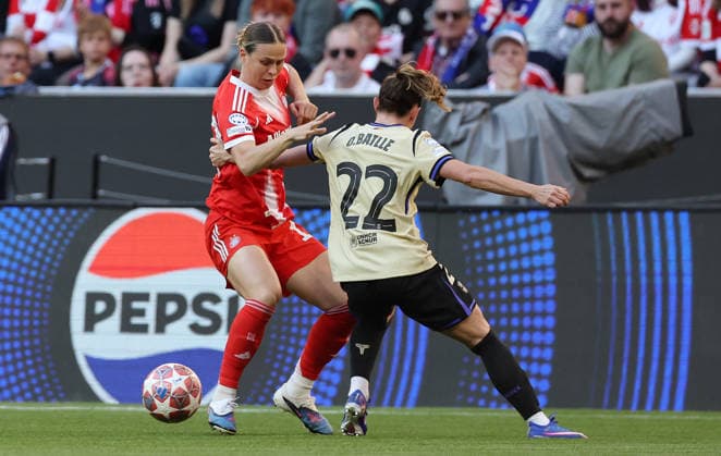 Bühl - Ona Batlle , Fc Bayern München-Barcelona Halbfinal Women Champions League , Frauen Fußball , in den Allianz Arena Stadion, in München , Bayern , Deutschland. April 25 , 2026 . Photo by: Davide Elias IPA Photo Pressefoto DENL Copyright: xDavidexEliasx