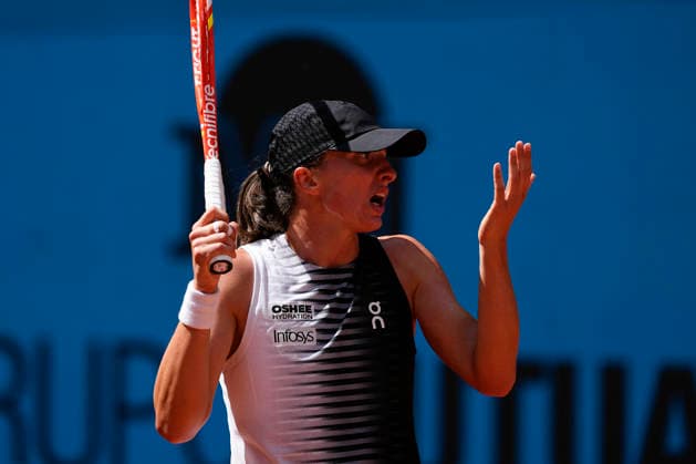 April 25, 2026, Madrid, Madrid, Spain: Iga Swiatek of Poland reacts against Ann Li of USA during the Mutua Madrid Open 2026, ATP, Tennis Herren Masters 1000 and WTA, Tennis Damen 1000, at La Caja Magica on April 25, 2026 in Madrid, Spain. Mutua Madrid Open 2026 - Day 6 - ZUMAa181 20260425_zaa_a181_202 Copyright: xOscarxJ.xBarrosox