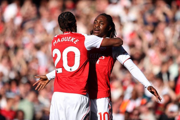 Arsenal gegen Newcastle United 25. April 2026 London Premier League Fußball Arsenal gegen Newcastle United Eberechi Eze von Arsenal jubelt nach dem Führungstreffer Foto von Mark Leech London UK  Copyright: xMarkxLeechxOffside