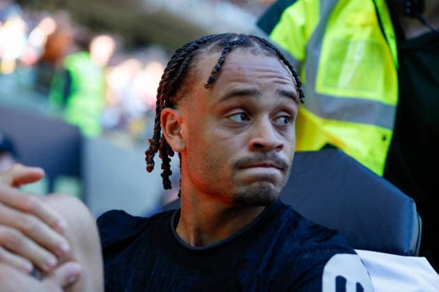 Wolverhampton Wanderers v Tottenham Hotspur Premier League Xavi Simons of Tottenham Hotspur is stretchered off injured during the Premier League match at Molineux, Wolverhampton 25 04 2026 UK Newspapers OUT Copyright: xMaxxTomlinsonx FIL-23351-0048