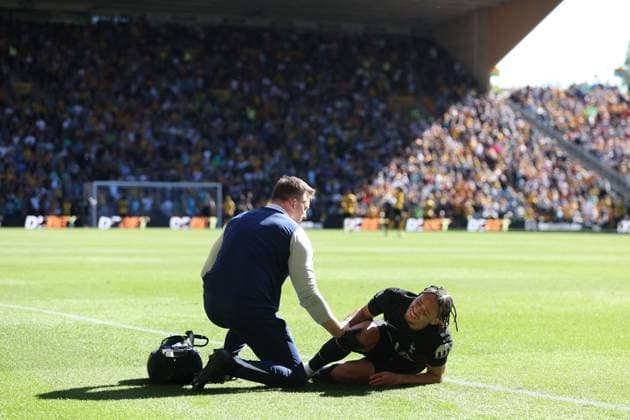 Xavi Simons of Tottenham Hotspur receives treatment Wolverhampton Wanderers v Tottenham Hotspur, Premier League, Football, Molineux, Wolverhampton, UK - 25 Apr 2026Wolverhampton Molineux United Kingdom EDITORIAL USE ONLY No use with unauthorised audio, video, data, fixture lists, club league logos or live services. Online in-match use limited to 120 images, no video emulation. No use in betting, games or single club league player publications.  Copyright: xKieranxMcManus Shutterstockx 16838799d
