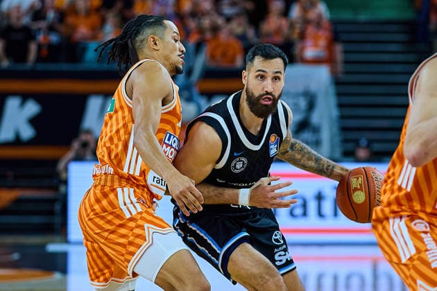 Nelson Weidemann ratiopharm ulm, 00 , GER, ratiopharm ulm vs Veolia Towers Hamburg, Basketball, Matchday 31, EasyCredit BBL, Season 2025 2026, 25 04 2026 GER, ratiopharm ulm vs Veolia Towers Hamburg, Basketball, Matchday 31, EasyCredit BBL, Season 2025 2026, 25 04 2026 New Ulm Copyright: xEibner-Pressefoto GeraldxOelze-dexStoppanyx EP_ODS