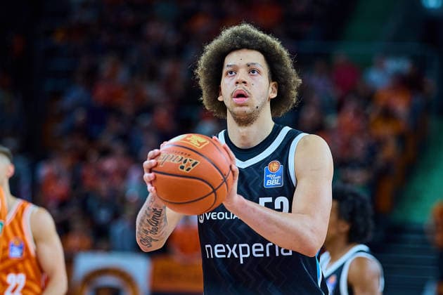 Free throw Zacharie Perrin Veolia Towers Hamburg, 52 GER, ratiopharm ulm vs Veolia Towers Hamburg, Basketball, Matchday 31, EasyCredit BBL, Season 2025 2026, 25 04 2026 GER, ratiopharm ulm vs Veolia Towers Hamburg, Basketball, Matchday 31, EasyCredit BBL, Season 2025 2026, 25 04 2026 New Ulm Copyright: xEibner-Pressefoto GeraldxOelze-dexStoppanyx EP_ODS