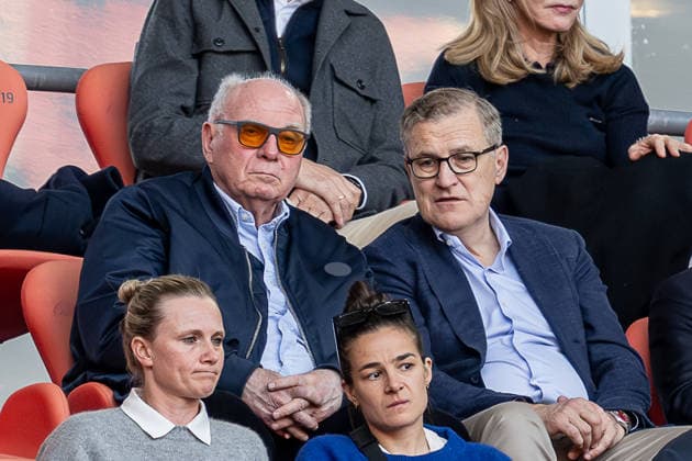 Uli Hoeness Honorary President, FC Bayern Muenchen and Herbert Hainer President and Chairman of the Supervisory Board, FC Bayern Muenchen on the stand GER, FC Bayern Muenchen vs FC Barcelona, Football, UEFA Womans Champions League, Semi-Final First Leg, Season 2025 2026, 25 04 2026 GER, FC Bayern Muenchen vs FC Barcelona, Football, UEFA Womans Champions League, Semi-Final First Leg, Season 2025 2026, 25 04 2026 Muenchen Copyright: xEibner-Pressefoto HeikexFeinerx EP_HFR
