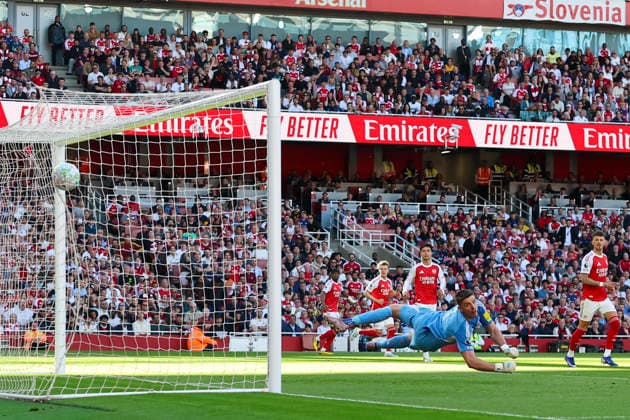 Arsenal v Newcastle United, Premier League Newcastle United goalkeeper Nick Pope (1) watches the ball hit the net from Arsenal midfielder Eberechi Eze (10) goal 1-0 during the Arsenal v Newcastle United Premier League match at the Emirates Stadium, London, England on 25 April 2026 Credit: Phil Duncan Every Second Media Editorial use only. All images are copyright Every Second Media Limited. No images may be reproduced without prior permission. All rights reserved. Premier League and Football League images are subject to licensing agreements with Football DataCo Limited. see https: www.football-dataco.com Copyright: xIMAGO EveryxSecondxMediax ESM-1944-0031 PhilxDuncanx xEveryxSecondxMediax