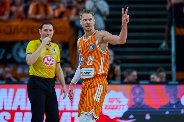 Thomas Klepeisz ratiopharm ulm, 22 GER, ratiopharm ulm vs Veolia Towers Hamburg, Basketball, 31 Matchday, EasyCredit BBL, Season 2025 2026, 25 04 2026 GER, ratiopharm ulm vs Veolia Towers Hamburg, Basketball, 31 Matchday, EasyCredit BBL, Season 2025 2026, 25 04 2026 New Ulm Copyright: xEibner-Pressefoto GeraldxOelze-dexStoppanyx EP_ODS