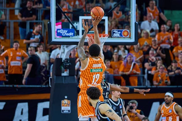 Shot Joel Soriano ratiopharm ulm, 12 on the basket GER, ratiopharm ulm vs Veolia Towers Hamburg, Basketball, Matchday 31, EasyCredit BBL, Season 2025 2026, 25 04 2026 GER, ratiopharm ulm vs Veolia Towers Hamburg, Basketball, Matchday 31, EasyCredit BBL, Season 2025 2026, 25 04 2026 New Ulm Copyright: xEibner-Pressefoto GeraldxOelze-dexStoppanyx EP_ODS