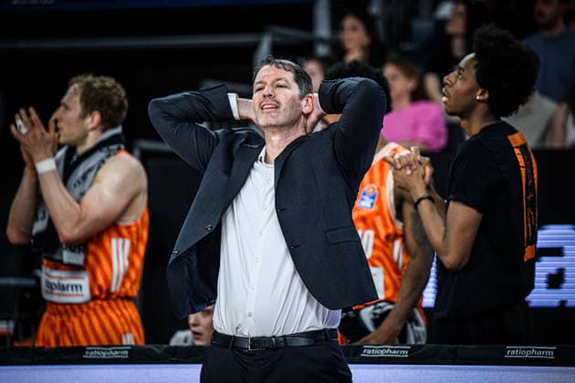 Neu Ulm, Germany, 25 04 26 Head Coach Ty Harrelson ratiopharm ulm gestures during the Basketball Bundesliga match between ratiopharm ulm vs Veolia Towers Hamburg at ratiopharm Arena on April 25, 2026 in Neu Ulm, Germany Photo by Harry Langer DeFodi Images ratiopharm Arena, Germany, 25 04 26 Head Coach Ty Harrelson ratiopharm ulm gestures during the Basketball Bundesliga match between ratiopharm ulm vs Veolia Towers Hamburg at Neu Ulm on April 25, 2026 in ratiopharm Arena, Germany Photo by Harry Langer DeFodi Images Photo by Harry Langer DeFodi Images