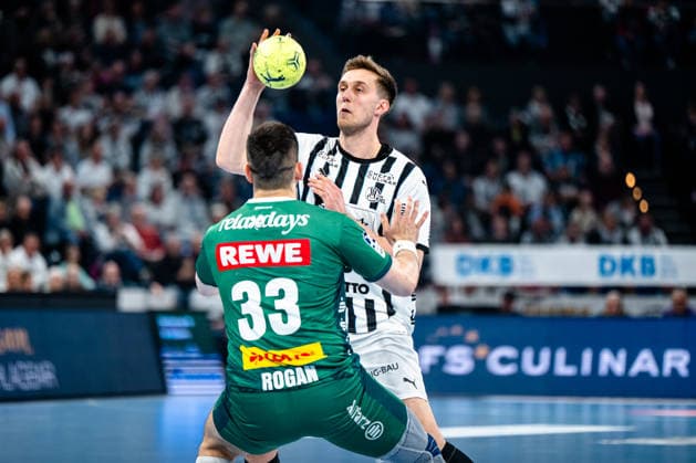 25 04 2026, xdobgx, Handball Daikin HBL, THW Kiel SC DHfK Leipzig v l Luka Rogan SC DHfK Leipzig Verein, 33 , Nikola Bilyk Kiel, 53 am Ball, plays the ball Kiel