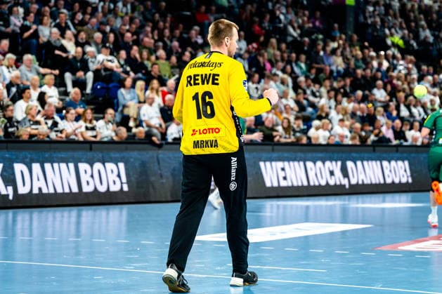 25 04 2026, xdobgx, Handball Daikin HBL, THW Kiel SC DHfK Leipzig v l TomaÅ¡ Mrkva SC DHfK Leipzig Verein, 16 Jubelt ueber gehaltenen Ball, abgewehrt, gehalten, Torhueter Kiel