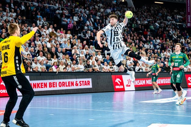 25 04 2026, xdobgx, Handball Daikin HBL, THW Kiel SC DHfK Leipzig v l TomaÅ¡ Mrkva SC DHfK Leipzig Verein, 16 , Lukas Zerbe Kiel, 24 beim Wurf, in action, throwing Kiel