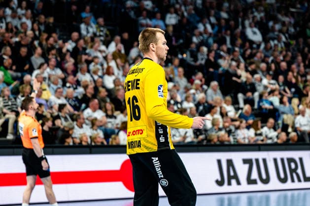 25 04 2026, xdobgx, Handball Daikin HBL, THW Kiel SC DHfK Leipzig v l TomaÅ¡ Mrkva SC DHfK Leipzig Verein, 16 Jubelt ueber gehaltenen Ball, abgewehrt, gehalten, Torhueter Kiel