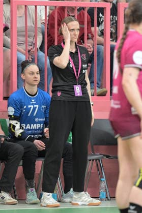 Miriam Hirsch TusSies Metzingen, Coach TusSies Metzingen vs FrischAuf Goeppingen , Handball, Alsco HBF, 2 Play Off League Matchday, Season 2025 2026, 25 04 2026 TusSies Metzingen vs FrischAuf Goeppingen , Handball, Alsco HBF, 2 Play Off League Matchday, Season 2025 2026, 25 04 2026 Tuebingen Copyright: xEibner-Pressefoto TobiasxBaurx EP_TBR