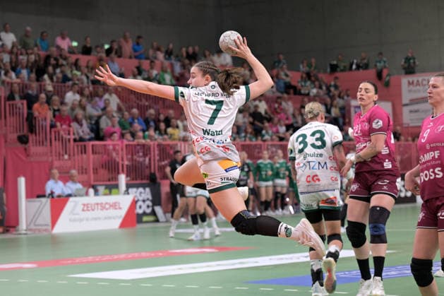 Lea Watzl FrischAuf Goeppingen, 07 at the throw goal TusSies Metzingen vs FrischAuf Goeppingen , Handball, Alsco HBF, 2 Play Off League Matchday, Season 2025 2026, 25 04 2026 TusSies Metzingen vs FrischAuf Goeppingen , Handball, Alsco HBF, 2 Play Off League Matchday, Season 2025 2026, 25 04 2026 Tuebingen Copyright: xEibner-Pressefoto TobiasxBaurx EP_TBR