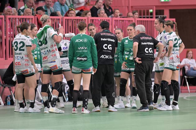 Time Out FrischAuf Goeppingen TusSies Metzingen vs FrischAuf Goeppingen , Handball, Alsco HBF, 2 Play Off League Matchday, Season 2025 2026, 25 04 2026 TusSies Metzingen vs FrischAuf Goeppingen , Handball, Alsco HBF, 2 Play Off League Matchday, Season 2025 2026, 25 04 2026 Tuebingen Copyright: xEibner-Pressefoto TobiasxBaurx EP_TBR