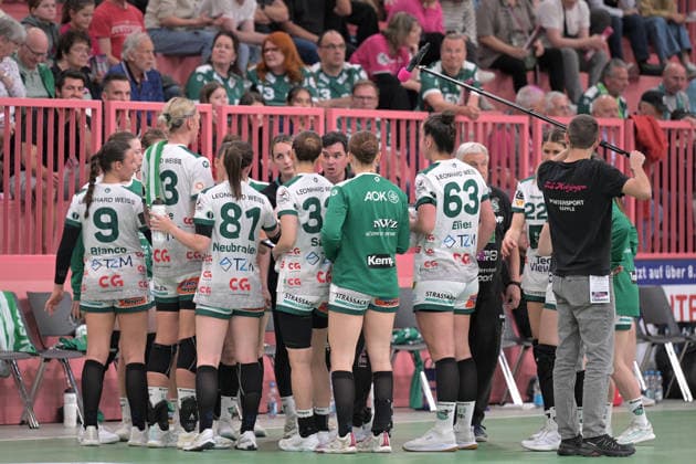 Nico Kiener FrischAuf Goeppingen, coach in time out with his team TusSies Metzingen vs FrischAuf Goeppingen , Handball, Alsco HBF, 2 Play Off League Matchday, Season 2025 2026, 25 04 2026 TusSies Metzingen vs FrischAuf Goeppingen , Handball, Alsco HBF, 2 Play Off League Matchday, Season 2025 2026, 25 04 2026 Tuebingen Copyright: xEibner-Pressefoto TobiasxBaurx EP_TBR