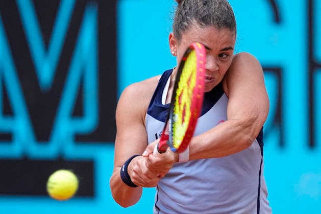 April 25, 2026, Madrid, Madrid, Spain: Jasmine Paolini of Italy plays against Hailey Baptiste of USA during the Mutua Madrid Open 2026, ATP, Tennis Herren Masters 1000 and WTA, Tennis Damen 1000, at La Caja Magica on April 25, 2026 in Madrid, Spain. Mutua Madrid Open 2026 - Day 6  - ZUMAa181 20260425_zaa_a181_287 Copyright: xOscarxJ.xBarrosox