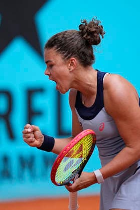 April 25, 2026, Madrid, Madrid, Spain: Jasmine Paolini of Italy reacts against Hailey Baptiste of USA during the Mutua Madrid Open 2026, ATP, Tennis Herren Masters 1000 and WTA, Tennis Damen 1000, at La Caja Magica on April 25, 2026 in Madrid, Spain. Madrid Spain - ZUMAa181 20260425_zaa_a181_269 Copyright: xOscarxJ.xBarrosox