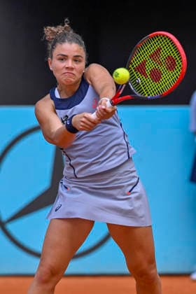April 25, 2026, Madrid, Madrid, Spain: JASMINE PAOLINI Italy Ã¢â‚¬ ASICS during the Mutua Madrid Open 2026, ATP, Tennis Herren Masters 1000 and WTA, Tennis Damen 1000 tennis tournament, celebrated at Caja Magica on April 24, 2026 in Madrid, Spain. Madrid Spain - ZUMAc312 20260425_zsp_c312_399 Copyright: xOscarxManuelxSanchezx