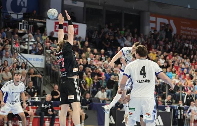 25 04 2026 Handball 1 Bundesliga DAIKIN HBL Season 2025 2026 29 Matchday HC Erlangen Metropolregion Nuremberg HCE Handball Sport Verein Hamburg DaMa xdaxmax Nicolaj Jorgensen Jörgensen 11, Handball Sport Verein Hamburg