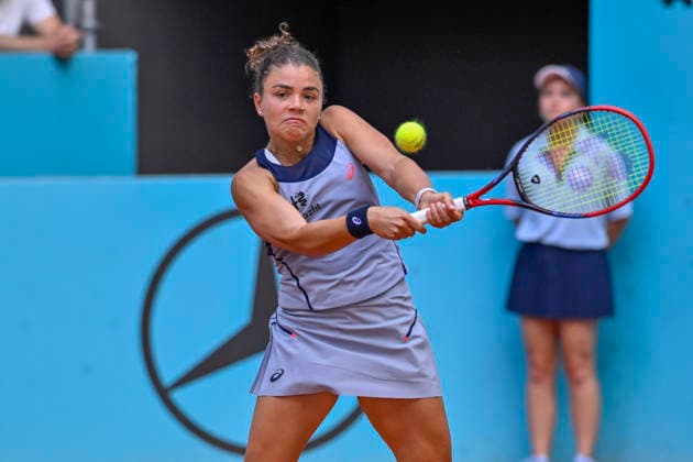 April 25, 2026, Madrid, Madrid, Spain: JASMINE PAOLINI Italy Ã¢â‚¬ ASICS during the Mutua Madrid Open 2026, ATP, Tennis Herren Masters 1000 and WTA, Tennis Damen 1000 tennis tournament, celebrated at Caja Magica on April 24, 2026 in Madrid, Spain. Madrid Spain - ZUMAc312 20260425_zsp_c312_372 Copyright: xOscarxManuelxSanchezx