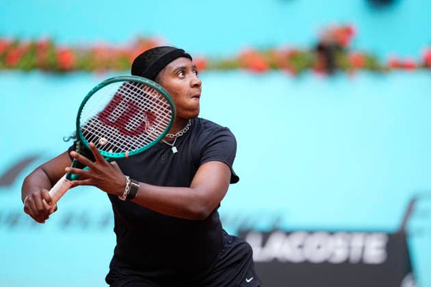April 25, 2026, Madrid, Madrid, Spain: Hailey Baptiste of USA plays against Jasmine Paolini of Italy during the Mutua Madrid Open 2026, ATP, Tennis Herren Masters 1000 and WTA, Tennis Damen 1000, at La Caja Magica on April 25, 2026 in Madrid, Spain. Mutua Madrid Open 2026 - Day 6  - ZUMAa181 20260425_zaa_a181_283 Copyright: xOscarxJ.xBarrosox