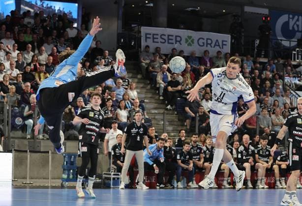 25 04 2026 Handball 1 Bundesliga DAIKIN HBL Season 2025 2026 29 Matchday HC Erlangen Metropolregion Nürnberg HCE Handball Sport Verein Hamburg DaMa xdaxmax Tin Herceg 99, HC Erlangen HCE Nicolaj Jorgensen Jörgensen 11, Handball Sport Verein Hamburg