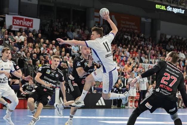 25 04 2026 Handball 1 Bundesliga DAIKIN HBL Season 2025 2026 29 Matchday HC Erlangen Metropolregion Nürnberg HCE Handball Sport Verein Hamburg DaMa xdaxmax Marek Nissen 6, HC Erlangen HCE Nicolaj Jorgensen Jörgensen 11, Handball Sport Verein Hamburg