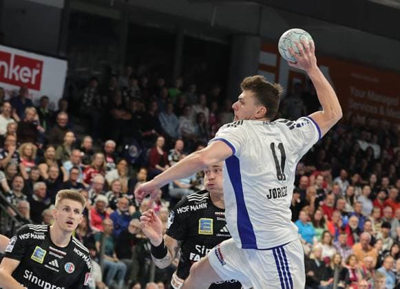 25 04 2026 Handball 1 Bundesliga DAIKIN HBL Season 2025 2026 29 Matchday HC Erlangen Metropolregion Nürnberg HCE Handball Sport Verein Hamburg DaMa xdaxmax Nicolaj Jorgensen Jörgensen 11, Handball Sport Verein Hamburg