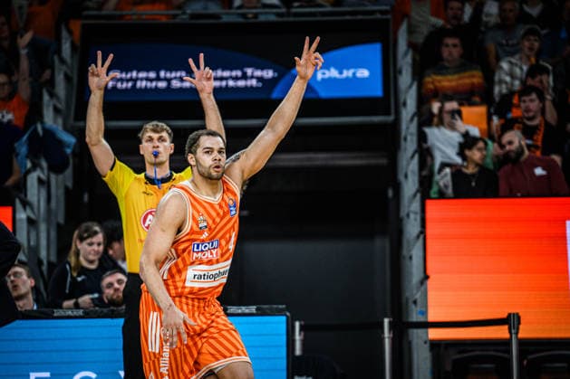 Neu Ulm, Germany, 25 04 26 Christopher Ledlum ratiopharm ulm gestures, gestures during the Basketball Bundesliga match between ratiopharm ulm vs Veolia Towers Hamburg at ratiopharm Arena on April 25, 2026 in Neu Ulm, Germany Photo by Harry Langer DeFodi Images ratiopharm Arena, Germany, 25 04 26 Christopher Ledlum ratiopharm ulm gestures during the Basketball Bundesliga match between ratiopharm ulm vs Veolia Towers Hamburg at Neu Ulm on April 25, 2026 in ratiopharm Arena, Germany Photo by Harry Langer DeFodi Images Photo by Harry Langer DeFodi Images