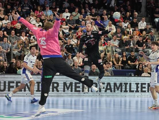 25 04 2026 Handball 1 Bundesliga DAIKIN HBL Season 2025 2026 29 Matchday HC Erlangen Metropolregion Nürnberg HCE Handball Sport Verein Hamburg DaMa xdaxmax Robin Haug 16, Handball Sport Verein Hamburg Antonio Metzner 27, HC Erlangen HCE