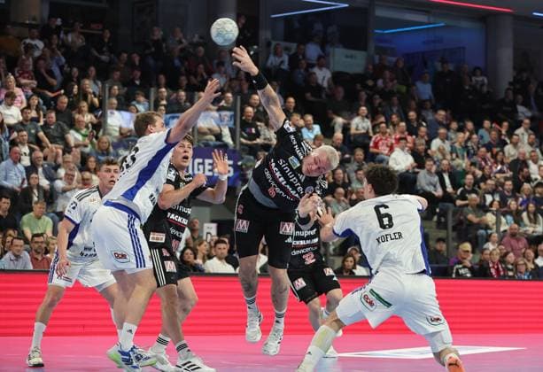 25 04 2026 Handball 1 Bundesliga DAIKIN HBL Season 2025 2026 29 Matchday HC Erlangen Metropolregion Nürnberg HCE Handball Sport Verein Hamburg DaMa xdaxmax Marek Nissen 6, HC Erlangen HCE