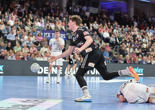 25 04 2026 Handball 1 Bundesliga DAIKIN HBL Season 2025 2026 29 Matchday HC Erlangen Metropolregion Nürnberg HCE Handball Sport Verein Hamburg DaMa xdaxmax Yannik Bialowas 7, HC Erlangen HCE