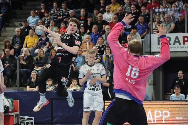 25 04 2026 Handball 1 Bundesliga DAIKIN HBL Season 2025 2026 29 Matchday HC Erlangen Metropolregion Nürnberg HCE Handball Sport Verein Hamburg DaMa xdaxmax Yannik Bialowas 7, HC Erlangen HCE Robin Haug 16, Handball Sport Verein Hamburg