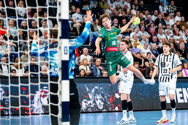 25 04 2026, xdobgx, Handball Daikin HBL, THW Kiel SC DHfK Leipzig v l Staffan Peter SC DHfK Leipzig Verein, 18 beim Wurf, in action, throwing Kiel