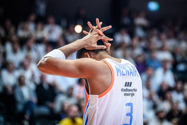 easycredit BBL Basketball Bundesliga 2025 2026 31 Matchday 25 04 2026 Science City Jena vs VET CONCEPT Gladiators Trier William McNair Jena puts his hands over his head Sparkassen Arena