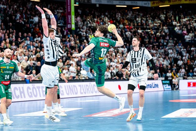 25 04 2026, xdobgx, Handball Daikin HBL, THW Kiel SC DHfK Leipzig v l Lukas Laube Kiel, 20 , MatÄj Klima SC DHfK Leipzig Verein, 13 beim Wurf, in action, throwing Kiel