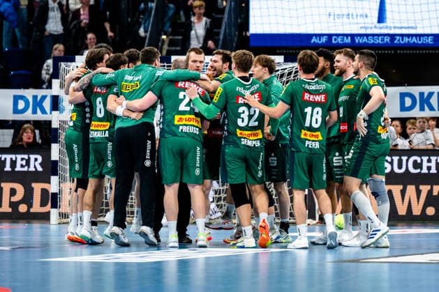 25 04 2026, xdobgx, Handball Daikin HBL, THW Kiel SC DHfK Leipzig v l Team celebration SC DHfK Leipzig Kiel