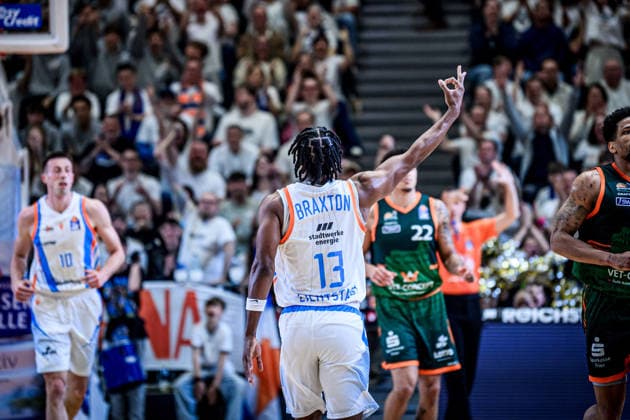 easycredit BBL Basketball Bundesliga 2025 2026 31 Matchday 25 04 2026 Science City Jena vs VET CONCEPT Gladiators Trier Keith Braxton Jena Cheers over 3er Sparkassen Arena