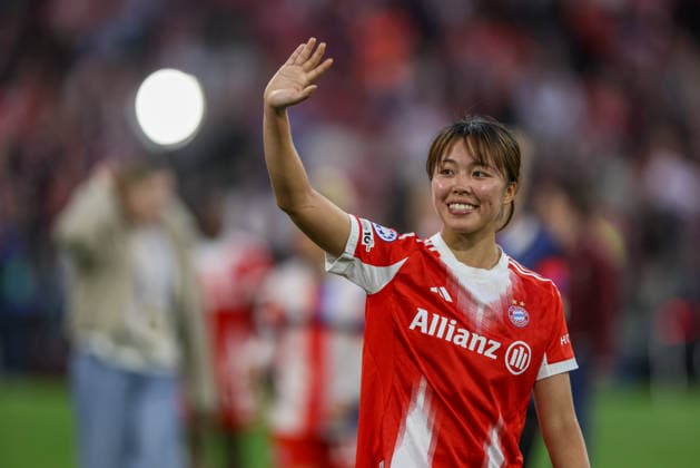 GER, Munich, Bayern Munich vs FC Barcelona, WomenÂs Champions League, Football, UEFA, 2025 2026 season, Allianz Arena, semi-final, first leg in picture Momoko Tanikawa Bayern Munich 18 after the match, joy and emotions DFB DFL REGULATIONS PROHIBIT ANY USE OF PHOTOGRAPHS AS IMAGE SEQUENCES AND OR QUASI VIDEO, 25 04 2026 Copyright: HMBxMedia HendrikxHamelau