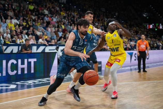 GER, Basketball, easy Credit BBL, EWE Baskets Oldenburg vs MHP Academics Heidelberg 25 04 2026, EWE Arena, Oldenburg, GER, easy Credit BBL, EWE Baskets Oldenburg vs MLP Academics Heidelberg, in the picture Marcel KEßEN KESZEN MLP Academics Heidelberg 15 Filip STANIC EWE Baskets Oldenburg 65 Brain FOBBS EWE Baskets Oldenburg 4 nordphotoxgmbhx xRojahn nph00310