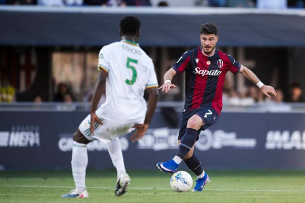 Bologna FC v AS Roma - Serie A Riccardo Orsolini of Bologna FC is challenged by Evan Ndicka of AS Roma during the Serie A football match between Bologna FC and AS Roma. Bologna Italy Copyright: xNicolòxCampox