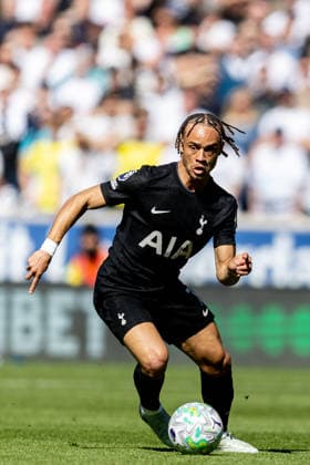 Wolverhampton Wanderers v Tottenham Hotspur, Premier League Tottenham Hotspur midfielder Xavi Simons (7) in action during the Premier League match between Wolverhampton Wanderers and Tottenham Hotspur at Molineux, Wolverhampton, UK on 25 April 2026. Wolverhampton Molineux West Midlands UK Editorial use only DataCo restrictions apply See www.football-dataco.com , Copyright: xManjitxNarotrax PSI-24154-0172