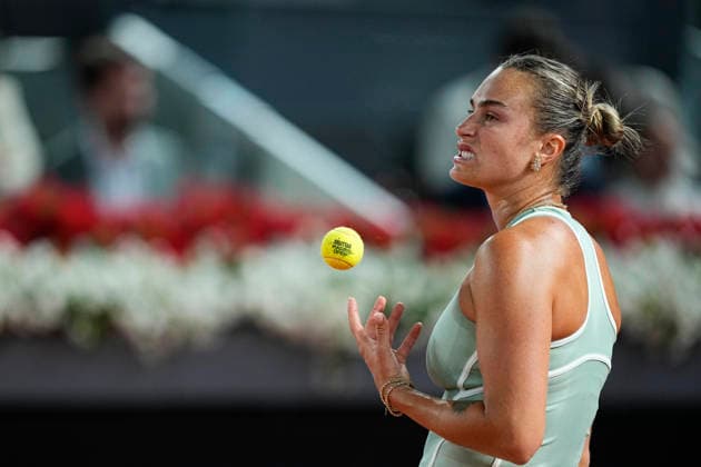 April 25, 2026, Madrid, Madrid, Spain: Aryna Sabalenka of Belarus plays against Jaqueline Cristian of Romania during the Mutua Madrid Open 2026, ATP, Tennis Herren Masters 1000 and WTA, Tennis Damen 1000, at La Caja Magica on April 25, 2026 in Madrid, Spain. Mutua Madrid Open 2026 - Day 6  - ZUMAa181 20260425_zaa_a181_482 Copyright: xOscarxJ.xBarrosox