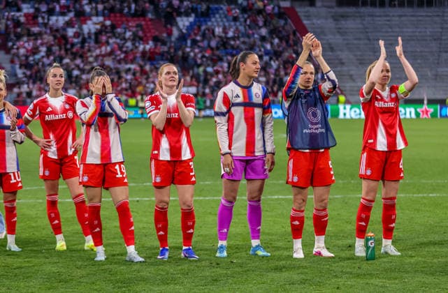 GER, Munich, Bayern Munich vs FC Barcelona, WomenÂs Champions League, Football, UEFA, Season 2025 2026, Allianz Arena, Semi-final, First leg in picture Players FC Bayern Munich after the match DFB DFL REGULATIONS PROHIBIT ANY USE OF PHOTOGRAPHS AS IMAGE SEQUENCES AND OR QUASI VIDEO, 25 04 2026 Copyright: HMBxMedia HendrikxHamelau