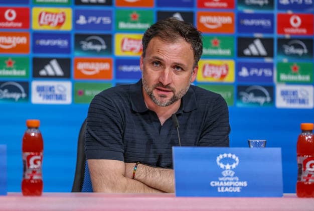 GER, Munich, Bayern Munich vs FC Barcelona, WomenÂs Champions League, Football, UEFA, 2025 2026 season, Allianz Arena, semi-final, first leg in the picture JosÃ Barcala coach Bayern Munich being interviewed at the press conference, PK DFB DFL REGULATIONS PROHIBIT ANY USE OF PHOTOGRAPHS AS IMAGE SEQUENCES AND OR QUASI VIDEO, 25 04 2026 Copyright: HMBxMedia HendrikxHamelau